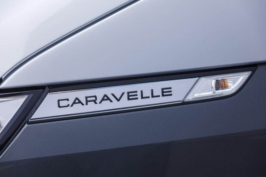 Логотип Volkswagen Caravelle LWB (T6.1) 2019 года  (WW) (фото 11 из 12)